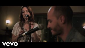 Natasha St-Pier marque le succès de son nouvel album avec deux vidéos acoustiques